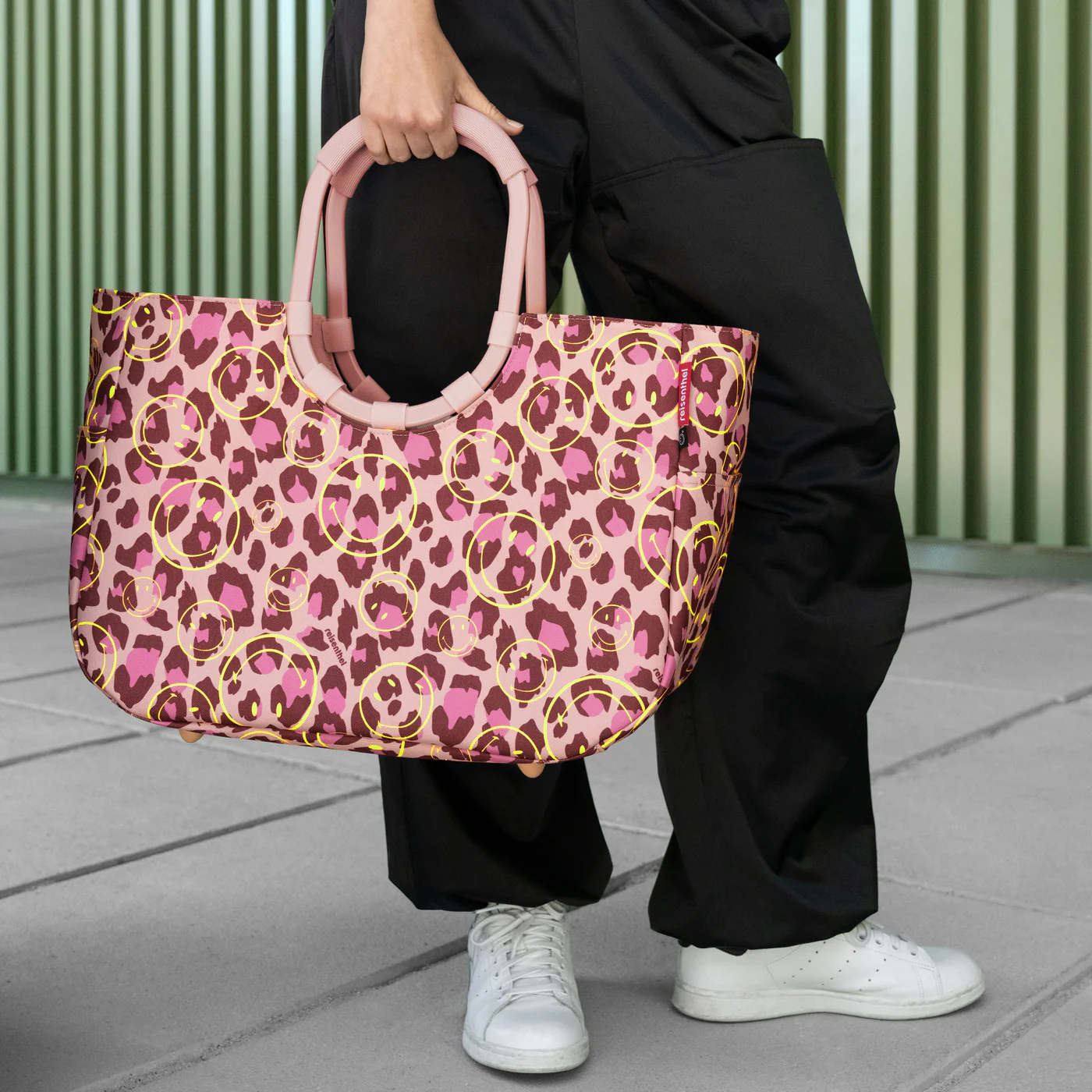loopshopper L smiley leo blush - Image 2